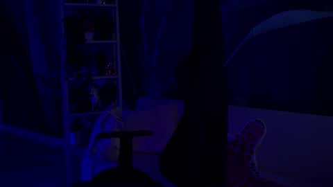 just call me Lana  and her security online show from September 18, 2025, 8:05 am