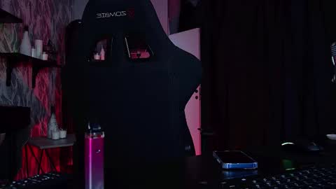 just call me Lana  and her security online show from December 5, 2025, 8:45 am