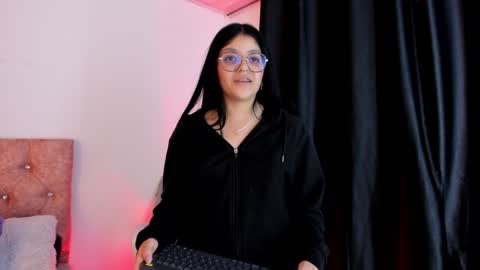 Snapshot of lana_dol chatting on February 3, 2025, 6:17 pm ... . . ... online show from February 3, 2025, 6:17 pm