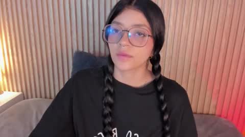 Snapshot of lana_dol chatting on November 10, 2025, 1:32 pm ... . . ... online show from November 10, 2025, 1:32 pm