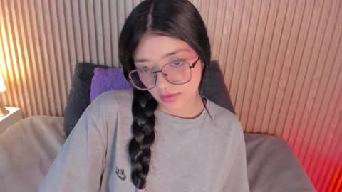 Snapshot of lana_dol chatting on November 19, 2025, 2:39 pm ... . . ... online show from November 19, 2025, 2:39 pm