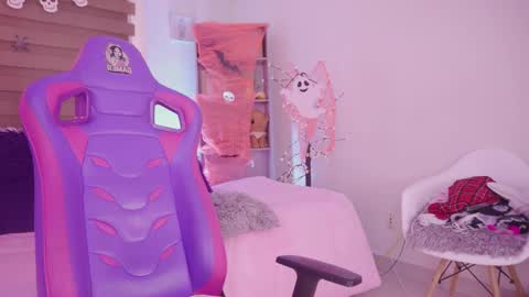 Lana online show from October 25, 2025, 3:18 pm