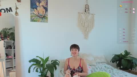 Lana online show from November 14, 2025, 12:37 pm