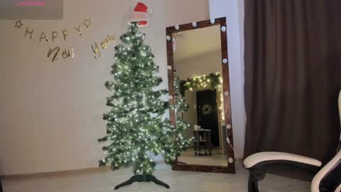 Snapshot of lana_younes chatting on December 13, 2024, 8:30 am Lana online show from December 13, 2024, 8:30 am