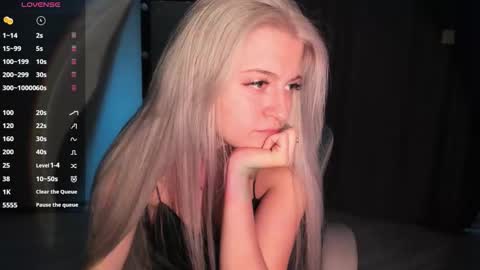 Snapshot of lana_younes chatting on October 20, 2025, 9:43 am Lana online show from October 20, 2025, 9:43 am