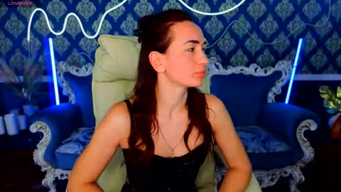 lanablisss online show from November 19, 2025, 7:41 am