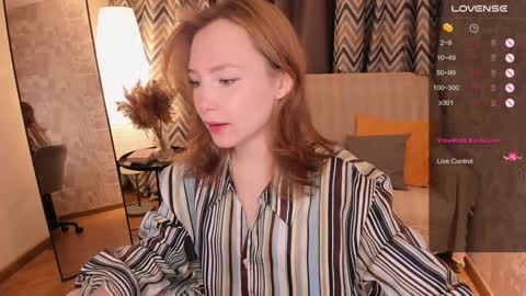 Snapshot of lanablu_ chatting on December 9, 2024, 12:08 pm Lana online show from December 9, 2024, 12:08 pm