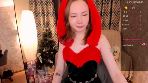 Snapshot of lanablu_ chatting on December 22, 2024, 7:11 am Lana online show from December 22, 2024, 7:11 am