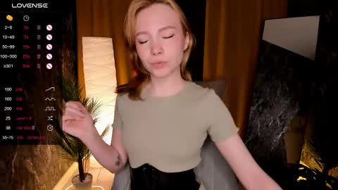 Snapshot of lanablu_ chatting on February 21, 2025, 2:50 am Lana online show from February 21, 2025, 2:50 am