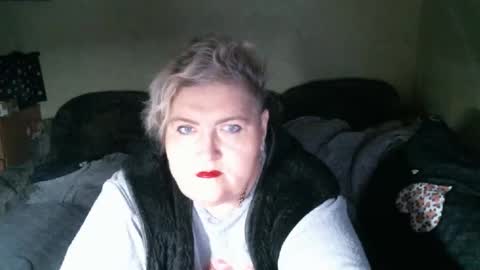 lanacat555 online show from November 7, 2025, 11:27 pm