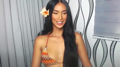 Snapshot of lanadel_hilton chatting on February 12, 2025, 10:56 am Lana online show from February 12, 2025, 10:56 am