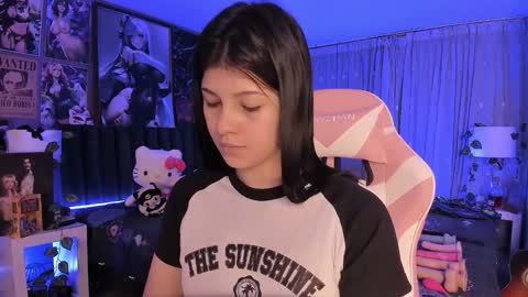 Snapshot of lanakyutt chatting on January 19, 2025, 12:28 am L A N A online show from January 19, 2025, 12:28 am