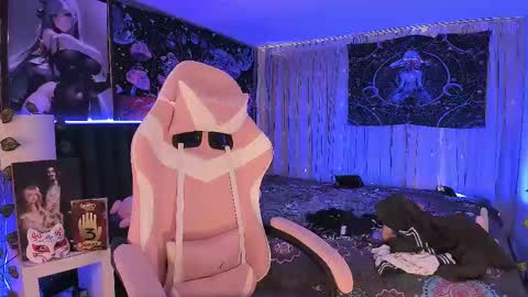 Snapshot of lanakyutt chatting on March 4, 2025, 8:05 pm L A N A online show from March 4, 2025, 8:05 pm