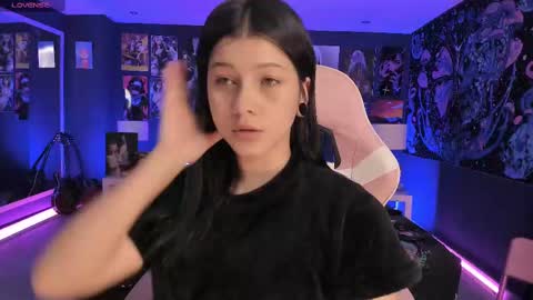 Snapshot of lanakyutt chatting on September 24, 2025, 9:29 pm L A N A online show from September 24, 2025, 9:29 pm