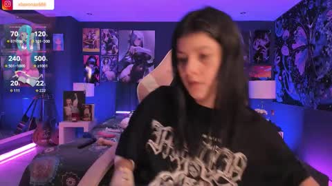 Snapshot of lanakyutt chatting on October 15, 2025, 9:26 pm L A N A online show from October 15, 2025, 9:26 pm