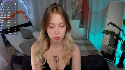 Lana online show from October 27, 2025, 4:00 pm