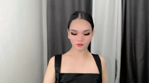 lanawyatt_ online show from November 12, 2025, 5:57 pm