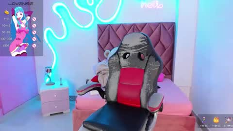 lanna1_ online show from December 1, 2025, 12:43 pm