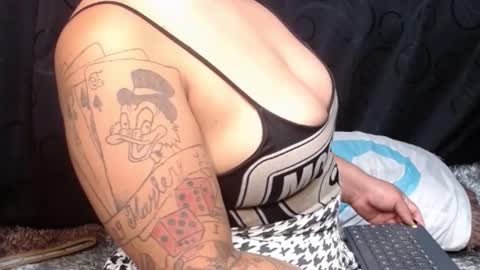 lapeligrosa_ online show from January 9, 2025, 9:05 pm