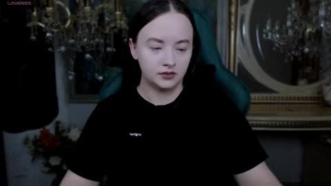 lara_benson_ online show from November 27, 2025, 10:50 am