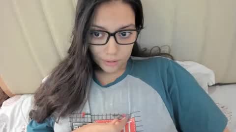 lara online show from September 19, 2025, 1:23 pm