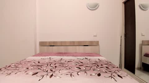 Snapshot of laracara chatting on January 15, 2025, 5:29 am Lara online show from January 15, 2025, 5:29 am