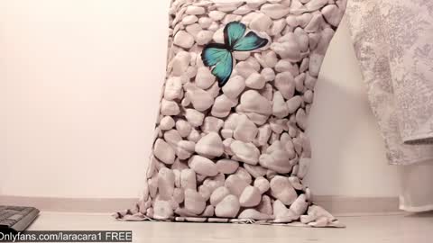 Snapshot of laracara chatting on January 18, 2025, 5:52 am Lara online show from January 18, 2025, 5:52 am