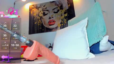 REINA  online show from September 9, 2025, 3:17 am