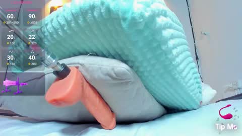 REINA  online show from November 11, 2025, 11:32 am