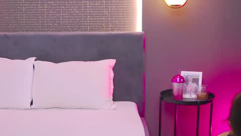 LaraKent online show from January 25, 2025, 9:04 pm