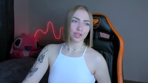 Snapshot of larakrein_lk chatting on October 23, 2025, 6:28 pm LaraKrein lk online show from October 23, 2025, 6:28 pm