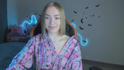 Snapshot of larakrein_lk chatting on November 2, 2025, 12:07 pm LaraKrein lk online show from November 2, 2025, 12:07 pm