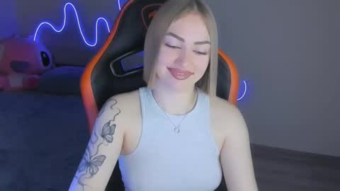 Snapshot of larakrein_lk chatting on November 28, 2025, 2:31 pm LaraKrein lk online show from November 28, 2025, 2:31 pm