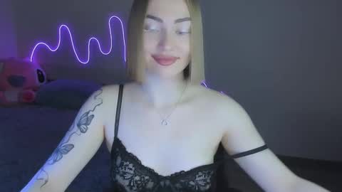 Snapshot of larakrein_lk chatting on December 5, 2025, 6:48 pm LaraKrein lk online show from December 5, 2025, 6:48 pm