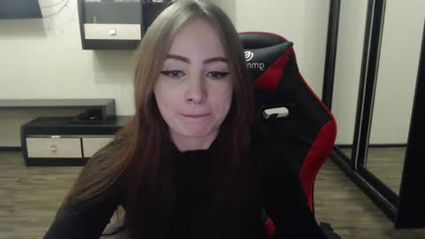 Snapshot of laralianna chatting on January 5, 2025, 1:35 am Laralianna online show from January 5, 2025, 1:35 am