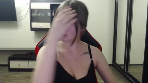 Snapshot of laralianna chatting on February 18, 2025, 3:43 pm Laralianna online show from February 18, 2025, 3:43 pm