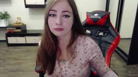 Snapshot of laralianna chatting on September 10, 2025, 8:14 am Laralianna online show from September 10, 2025, 8:14 am