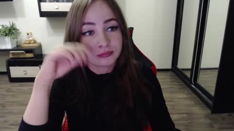 Snapshot of laralianna chatting on September 18, 2025, 8:05 am Laralianna online show from September 18, 2025, 8:05 am