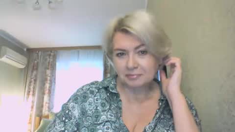 Snapshot of laramrs chatting on November 3, 2025, 8:04 am laramrs online show from November 3, 2025, 8:04 am