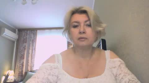 Snapshot of laramrs chatting on November 4, 2025, 8:13 am laramrs online show from November 4, 2025, 8:13 am