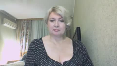 Snapshot of laramrs chatting on November 12, 2025, 4:29 pm laramrs online show from November 12, 2025, 4:29 pm