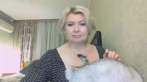 Snapshot of laramrs chatting on November 19, 2025, 4:18 pm laramrs online show from November 19, 2025, 4:18 pm