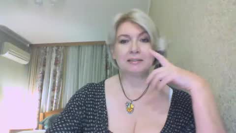 Snapshot of laramrs chatting on November 24, 2025, 4:18 pm laramrs online show from November 24, 2025, 4:18 pm