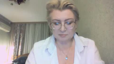 Snapshot of laramrs chatting on December 15, 2025, 5:06 pm laramrs online show from December 15, 2025, 5:06 pm