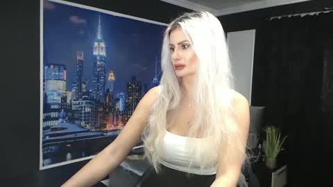 laras_moans online show from December 14, 2024, 8:23 am