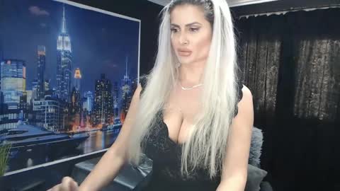 laras_moans online show from January 1, 2025, 11:38 am