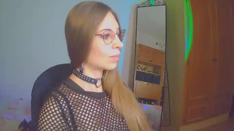 Snapshot of larawintersxxx chatting on September 22, 2025, 9:17 pm larawintersxxx online show from September 22, 2025, 9:17 pm