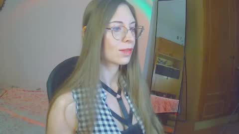 Snapshot of larawintersxxx chatting on October 2, 2025, 9:22 pm larawintersxxx online show from October 2, 2025, 9:22 pm