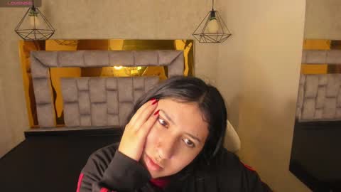 Snapshot of larissa01_ chatting on November 16, 2025, 3:23 am Lari online show from November 16, 2025, 3:23 am