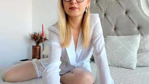 Snapshot of larissa4 chatting on January 27, 2025, 12:48 pm Larissa online show from January 27, 2025, 12:48 pm